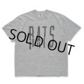 RATS/BLOKEN TEE（HEATHER GRAY）［プリントT-24春夏］