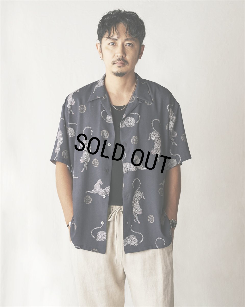 画像2: CALEE/×MIHO MURAKAMI PANTHER DOT PATTERN SH（DARK NAVY）［オープンカラーシャツ-24春夏］ (2)