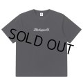BlackEyePatch/CHROMED SCRIPT EMBLEM TEE（BLACK）