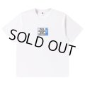 BlackEyePatch/SCHEDULED DELIVERY LABEL TEE（WHITE）