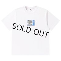 BlackEyePatch/SCHEDULED DELIVERY LABEL TEE（WHITE）