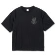 画像1: 【30%OFF】CALEE/MULTI FUNCTION DROP SHOULDER LOGO TEE（BLACK）［ドロップショルダープリントT-24春夏］ (1)