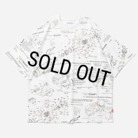 【40%OFF】TIGHTBOOTH/ANALYZE T-SHIRT（White）［総柄プリントT-24夏］
