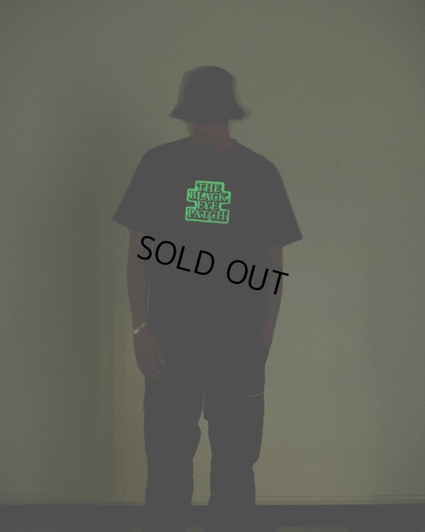 画像2: BlackEyePatch/GLOW IN THE DARK OG LABEL TEE（BLACK）