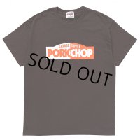 PORKCHOP/24 BLOCK LOGO TEE（BROWN）［プリントT-24春夏］