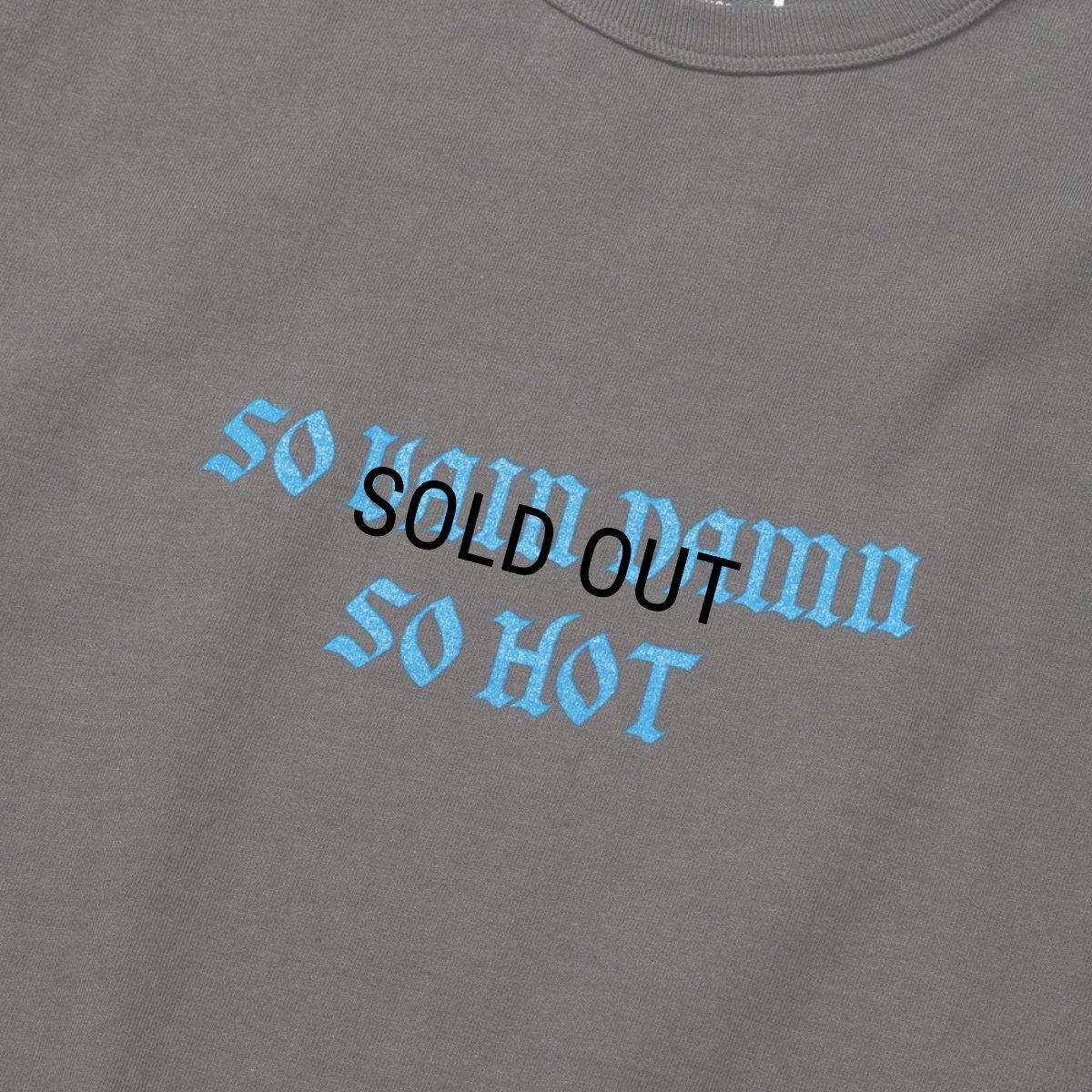 画像4: 【30%OFF】CALEE/BINDER NECK WING LOGO VINTAGE TEE ＜NATURALLY PAINT DESIGN＞（CHARCOAL）［プリントT-24春夏］ (4)