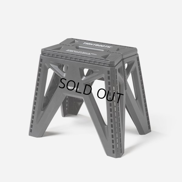 画像1: 【30%OFF】TIGHTBOOTH/LABEL LOGO FOLDING STOOL（Black）［フォールディングスツール-24夏］