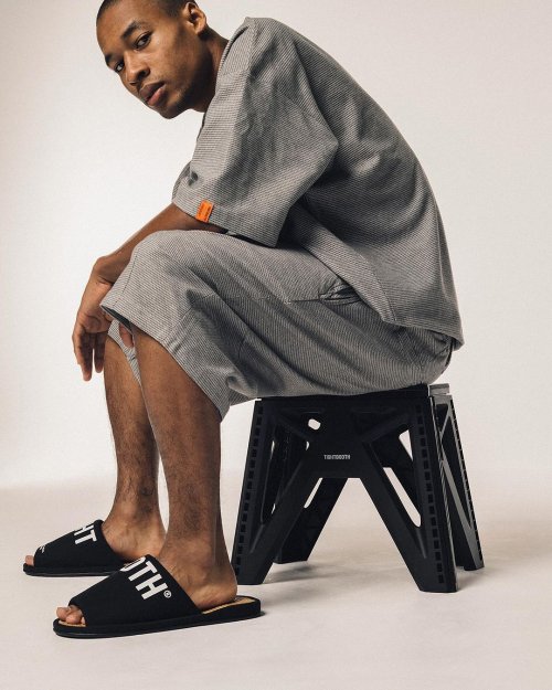 他の写真3: 【30%OFF】TIGHTBOOTH/LABEL LOGO FOLDING STOOL（Black）［フォールディングスツール-24夏］
