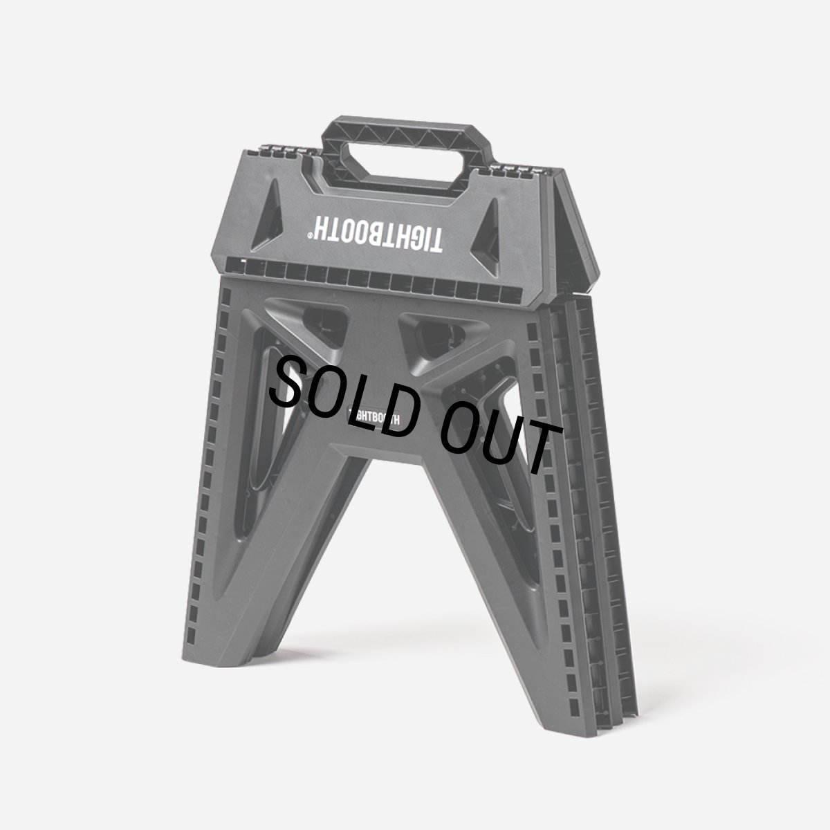 画像7: 【30%OFF】TIGHTBOOTH/LABEL LOGO FOLDING STOOL（Black）［フォールディングスツール-24夏］ (7)
