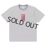 BlackEyePatch/STRIPED HWC LABEL TEE（MULTI）
