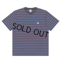 BlackEyePatch/BORDERED SMALL OG LABEL TEE（MULTI）