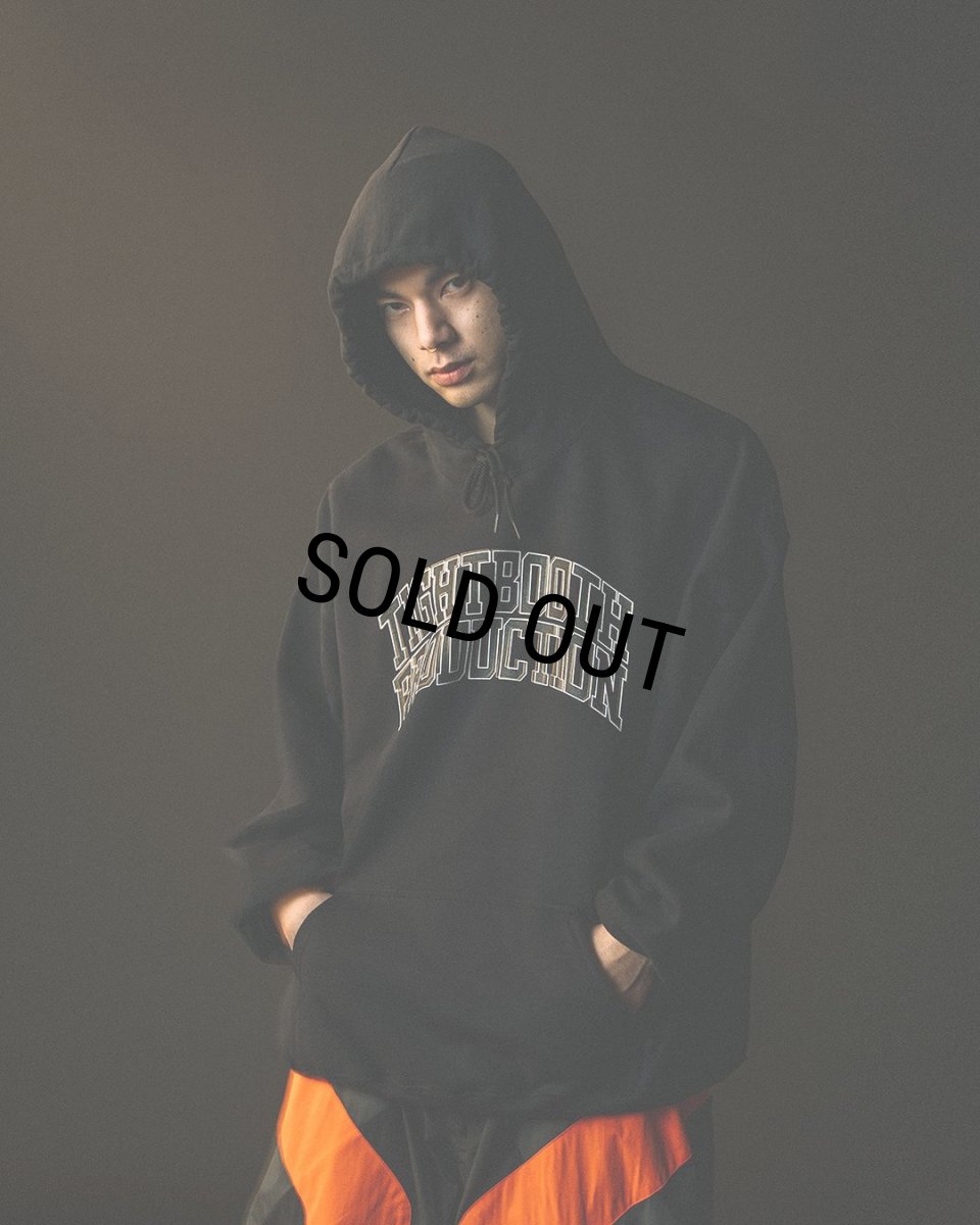 画像2: 【30%OFF】TIGHTBOOTH/COLLEGE HOODED SWEAT SHIRT（Black）［プルオーバーパーカー-24秋冬］ (2)