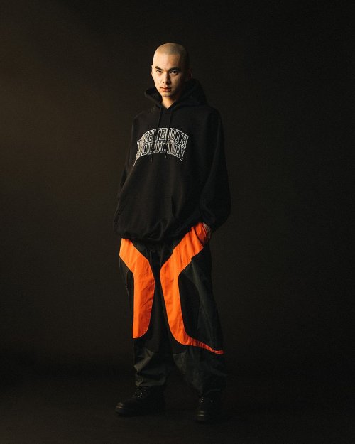 他の写真3: 【30%OFF】TIGHTBOOTH/COLLEGE HOODED SWEAT SHIRT（Black）［プルオーバーパーカー-24秋冬］