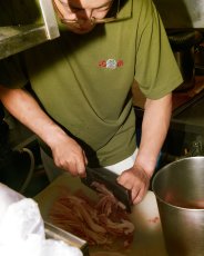 画像4: BlackEyePatch/CHORAKU IN THE HOOD TEE(OLIVE) (4)