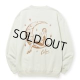 CALEE/SYNDICATE RETRO GIRL CREW NECK SW ＜NATURALLY PAINT DESIGN＞（Lt.BEIGE）［クルーネックスウェット-24秋冬］