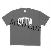 ROTTWEILER/RTTW PIGMENT TEE（CHARCOAL）［ピグメント染めプリントT-25春夏］