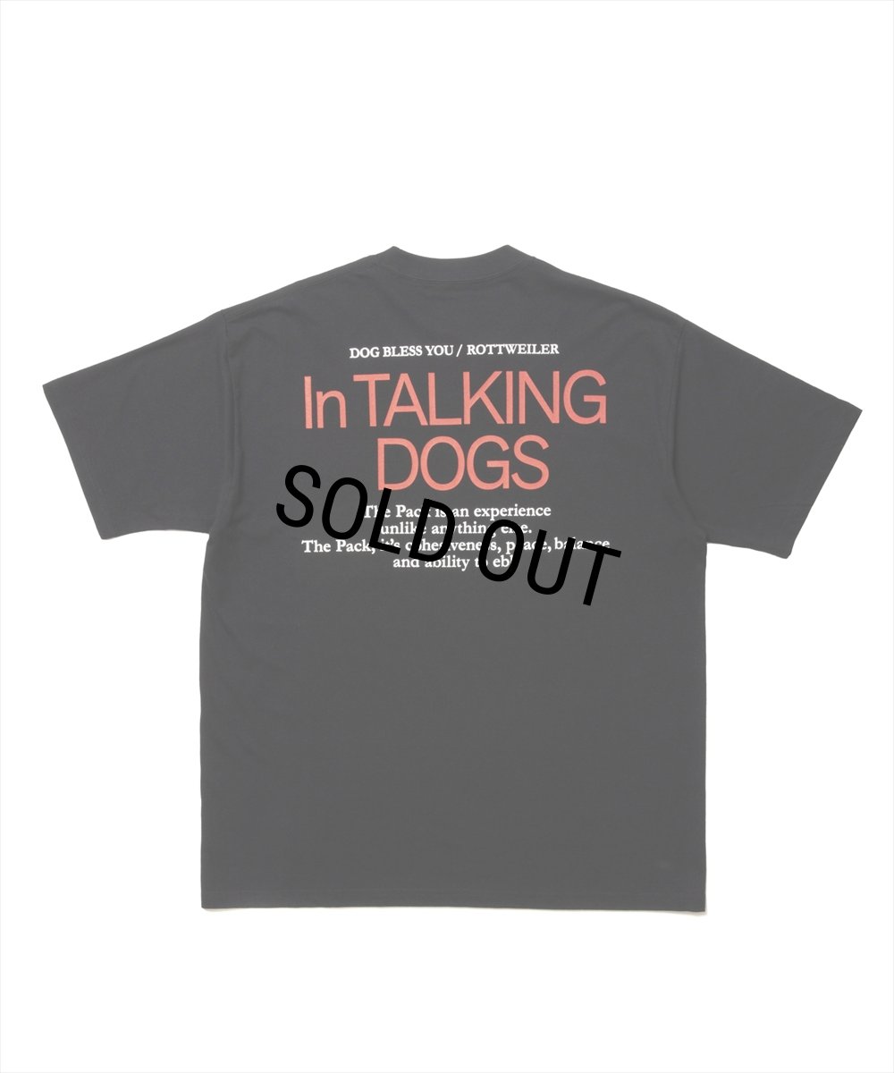 画像2: 【20％OFF】ROTTWEILER/CAL NIGHT PHOTO TEE（BLACK）［プリントT-25春夏］ (2)