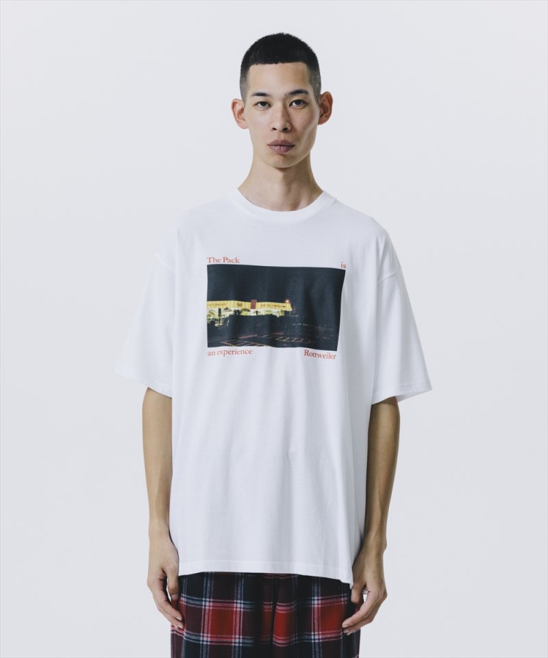 画像2: 【20％OFF】ROTTWEILER/CAL NIGHT PHOTO TEE（WHITE）［プリントT-25春夏］