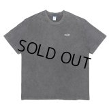 CHALLENGER/PIGMENT LOGO TEE（PEPPER BLACK）［ピグメント染め刺繍T-25春夏］