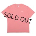 CHALLENGER/PIGMENT LOGO TEE（LT CHERRY）［ピグメント染め刺繍T-25春夏］
