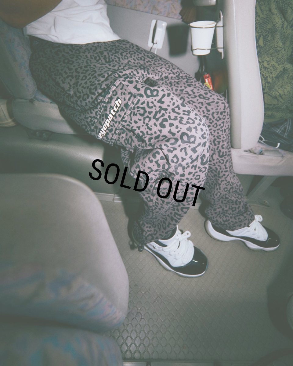 画像3: BlackEyePatch/TACTICAL LOGO LEOPARD CARGO PANTS（CHARCOAL） (3)