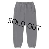BlackEyePatch/SMALL OG LABEL PIGMENT DYDED SWEAT PANTS（BLACK）