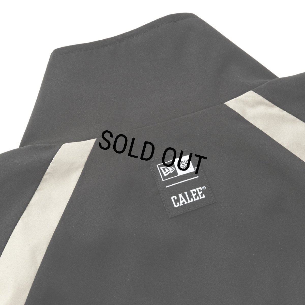 画像10: 【40%OFF】CALEE/× NEWERA CALEE LOGO OVERSIZED PIPING TRACK JACKET＜EXCLUSIVE＞（BLACK）［トラックJKT-25春夏］ (10)