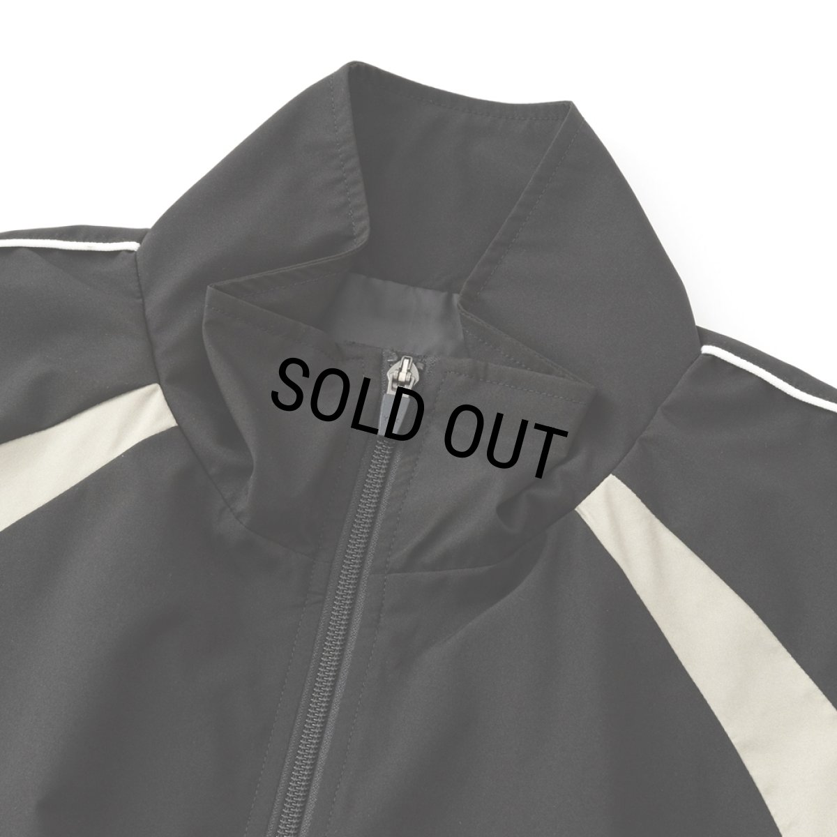 画像3: 【40%OFF】CALEE/× NEWERA CALEE LOGO OVERSIZED PIPING TRACK JACKET＜EXCLUSIVE＞（BLACK）［トラックJKT-25春夏］ (3)