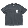 画像1: RATS/FLAG POCKET TEE（CHARCOAL）［プリントポケT-25春夏］ (1)