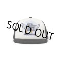 BlackEyePatch/FLYING OG BOY AIRBRUSHED MESH CAP（WHITE/BLACK）