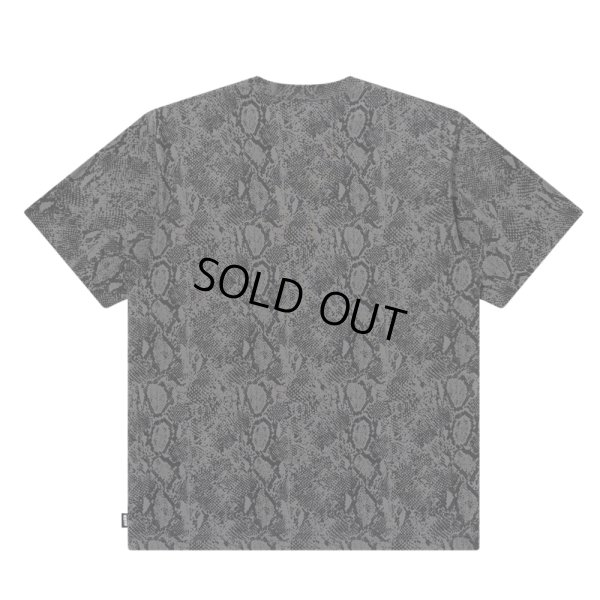 画像2: BlackEyePatch/SMALL OG PYTHON PATTERNED TEE（CHARCOAL）