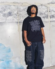 画像3: BlackEyePatch/TRAP METAL STITCHED LOGO TEE(DARK BROWN) (3)