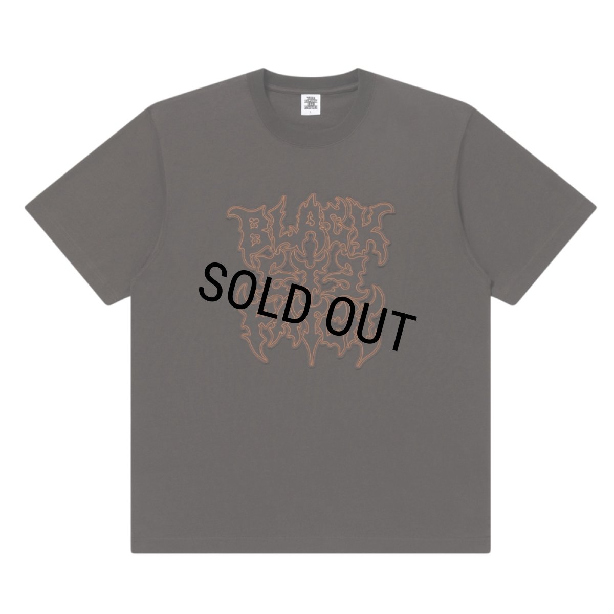 画像1: BlackEyePatch/TRAP METAL STITCHED LOGO TEE(DARK BROWN) (1)