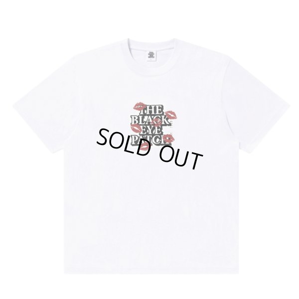 画像1: BlackEyePatch/KISSES ON OG LABEL TEE（WHITE）