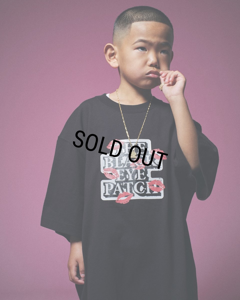 画像3: BlackEyePatch/KISSES ON OG LABEL TEE（BLACK） (3)