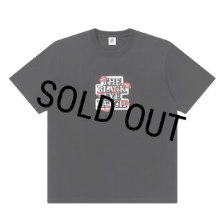 BlackEyePatch/KISSES ON OG LABEL TEE（BLACK） - JONAS