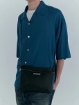 画像9: CALEE/STUDS LEATHER ZIP SACOCHE（BLACK）［レザージップサコッシュ-25春夏］