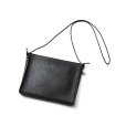画像2: CALEE/STUDS LEATHER ZIP SACOCHE（BLACK）［レザージップサコッシュ-25春夏］ (2)