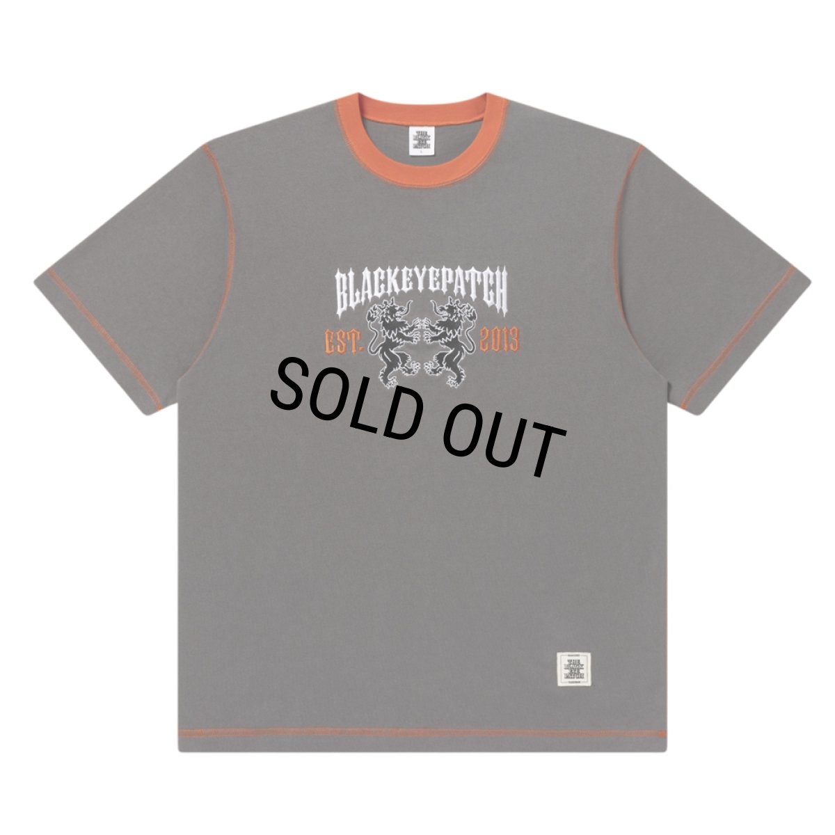 画像1: BlackEyePatch/HERALDIC COLLEGE STITCH TONED TEE（CHARCOAL） (1)
