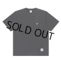 BlackEyePatch/HEAVY WEIGHT SMALL B EMBLEM TEE（BLACK）