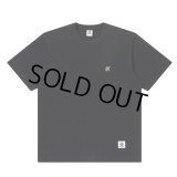 BlackEyePatch/HEAVY WEIGHT SMALL B EMBLEM TEE（BLACK）