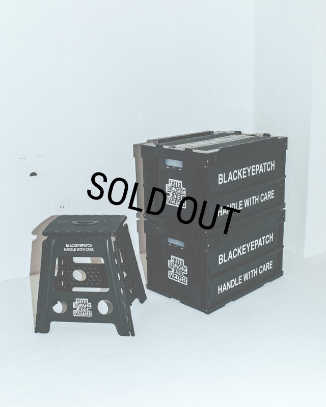小物 BLACKEYEPATCH LABEL FOLDING CONTAINER BlackEyePatch/OG LABEL FOLDING CONTAINER（BLACK） - JONAS