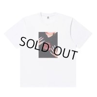 BlackEyePatch/FRONT ROW GEM PHOTO TEE（WHITE）