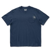RATS/CIRCLE POCKET TEE BACK PRINT（NAVY）［プリントポケT-25春夏］