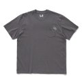 RATS/CIRCLE POCKET TEE BACK PRINT（CHARCOAL）［プリントポケT-25春夏］