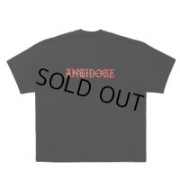 ANTIDOTE BUYERS CLUB/Over Sized Logo S/S Tee（Black）