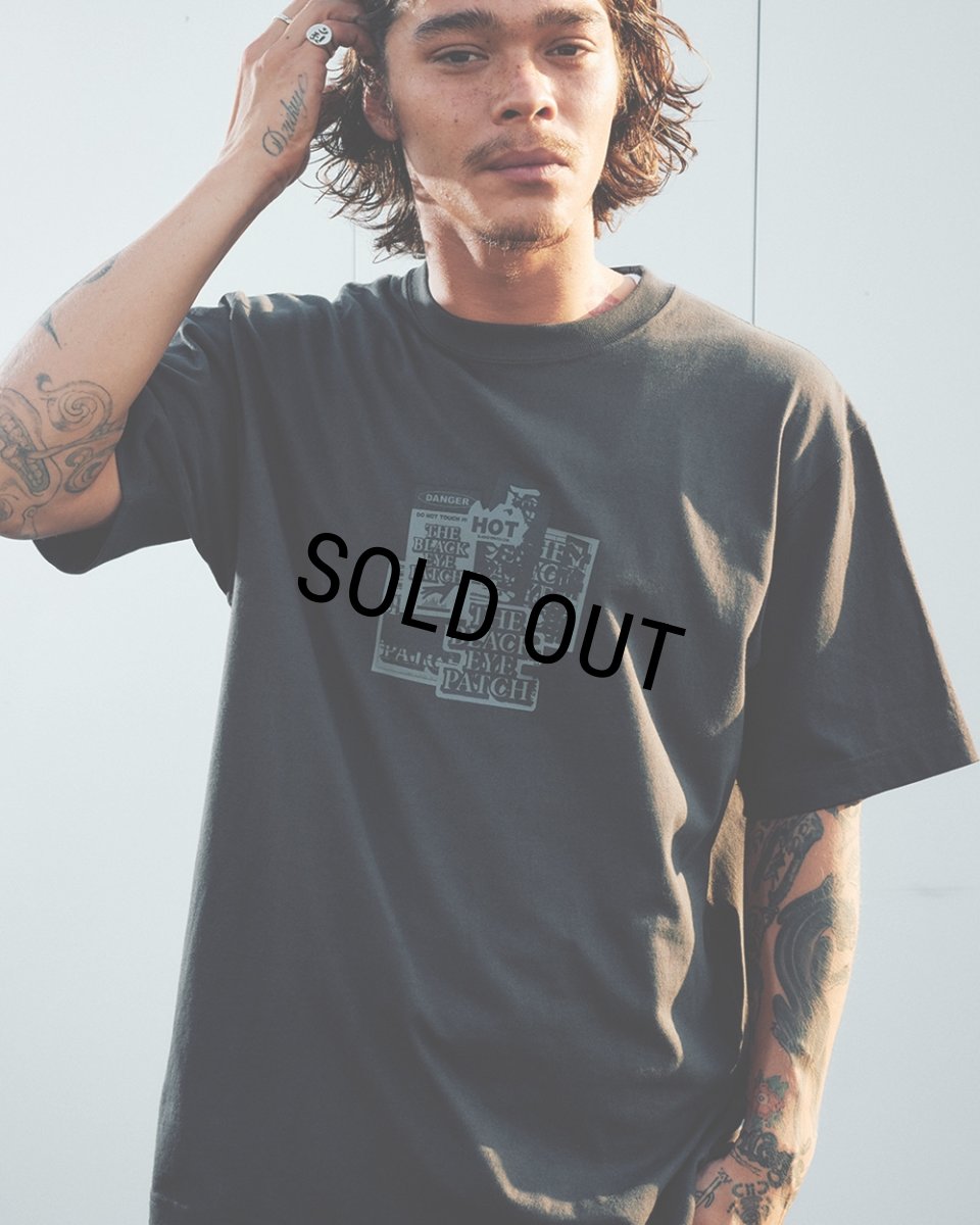 画像3: BlackEyePatch/GRAYSCALE LABEL PACK TEE（CHARCOAL） (3)