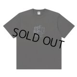 BlackEyePatch/GRAYSCALE LABEL PACK TEE（CHARCOAL）