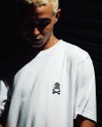 画像4: BlackEyePatch/SMALL CROSSBONE OG LABEL TEE（BLACK） (4)