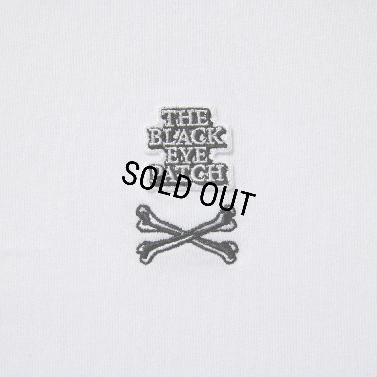 画像3: BlackEyePatch/SMALL CROSSBONE OG LABEL TEE（WHITE） (3)